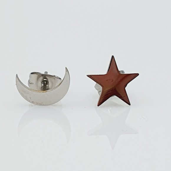 "Trendy Moon Star Stainless Steel Stud Earrings for Teens Girls/Women, MNL1021GL - Picture 3 of 4